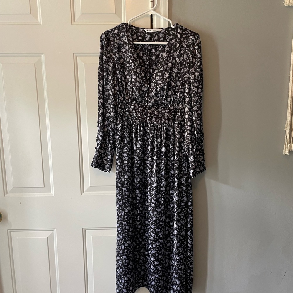 Zara Black and White V-Neck Bishop Sleeve Sundress